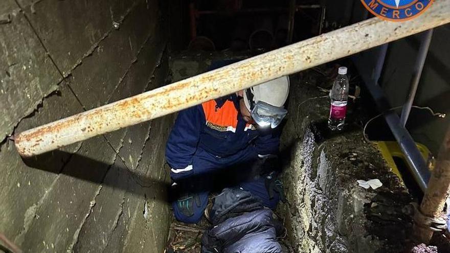 a: un adolescente sobrevive tras caer de un séptimo piso en un balneario en obras