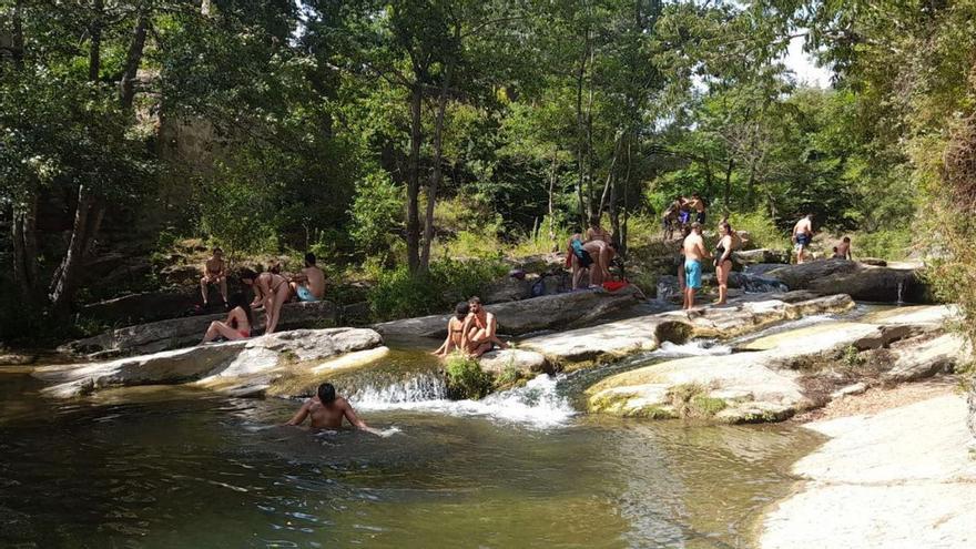 El control a les gorgues gironines frena l’allau de visitants d’aquest estiu