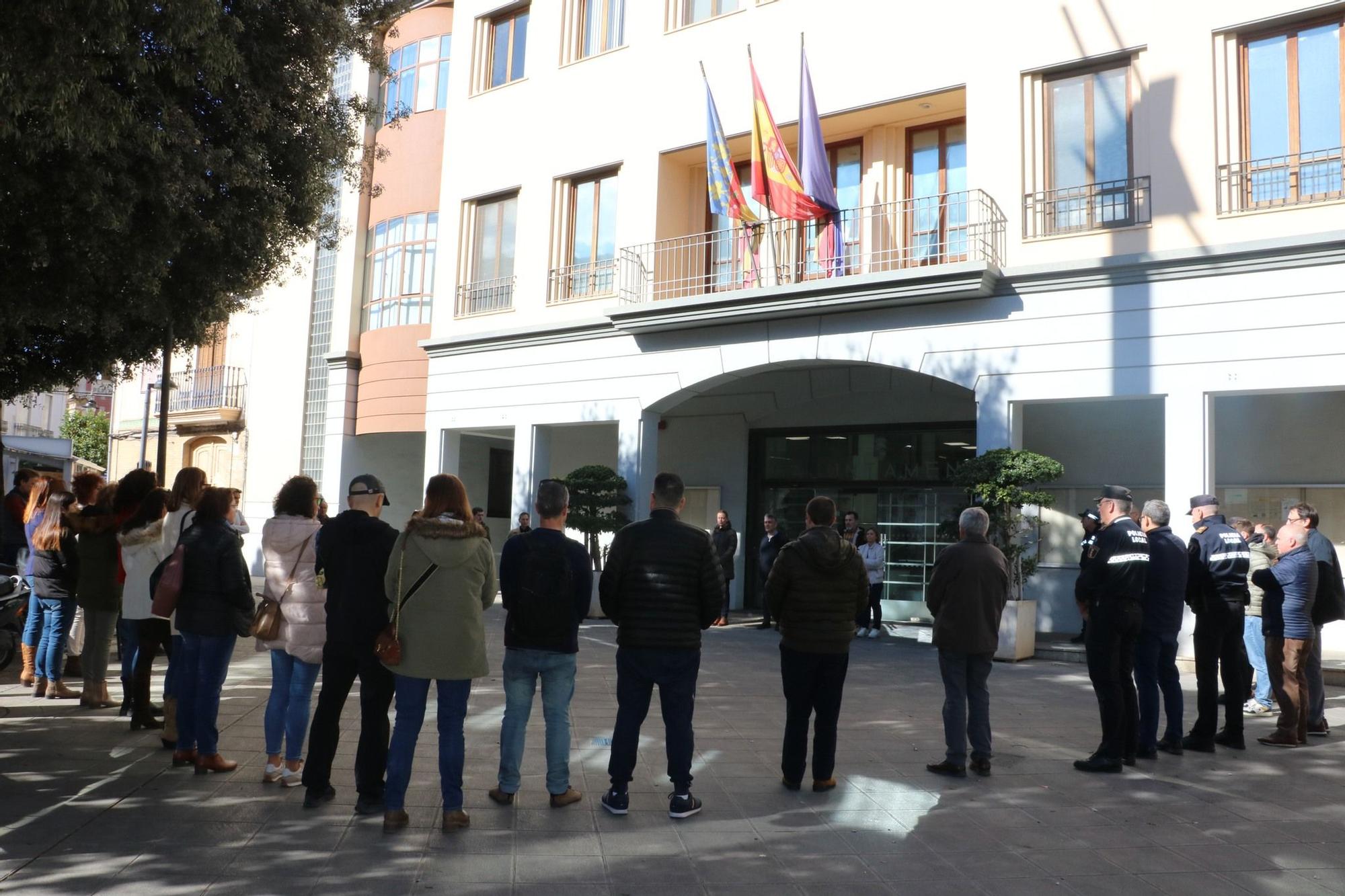 Quart de Poblet. Minuto de silencio por los dos Guardias Civiles asesinados en Barbate.