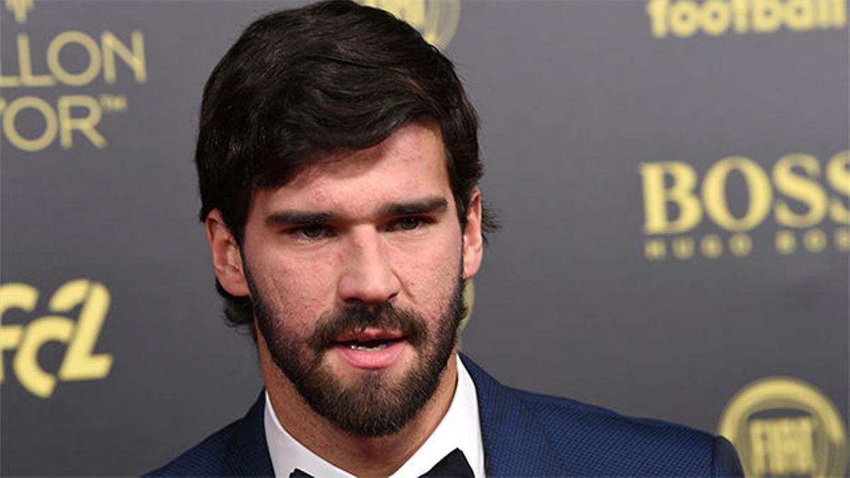 Alisson Becker se lleva el Trofeo Yashin