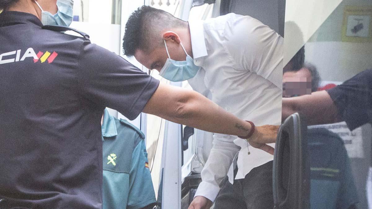El líder de ‘La manada’ de Callosa: «Només espero que algun dia ens pugui perdonar» El líder de ‘La manada’ de Callosa: «Només espero que algun dia ens pugui perdonar»
