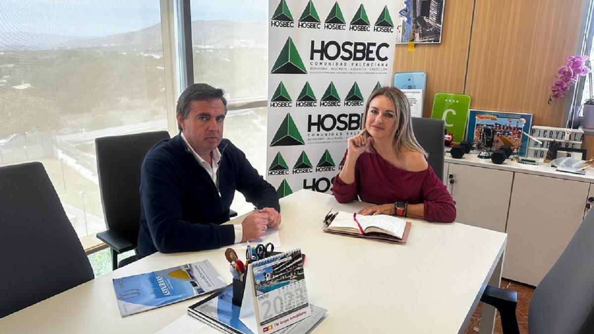 Reunión del Herick Campos con la secretaria general de Hosbec, Nuria Montes