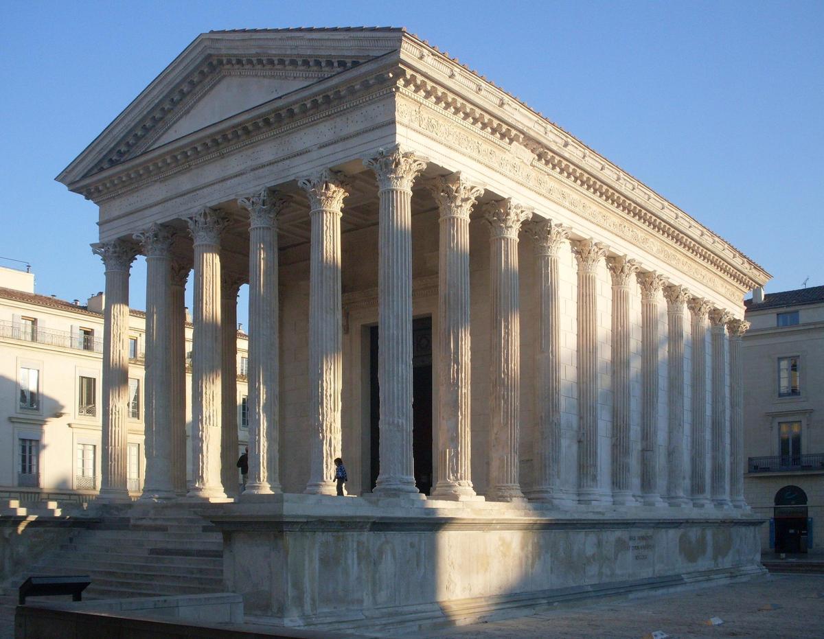 La Maison Carrée, joya romana de Nimes.