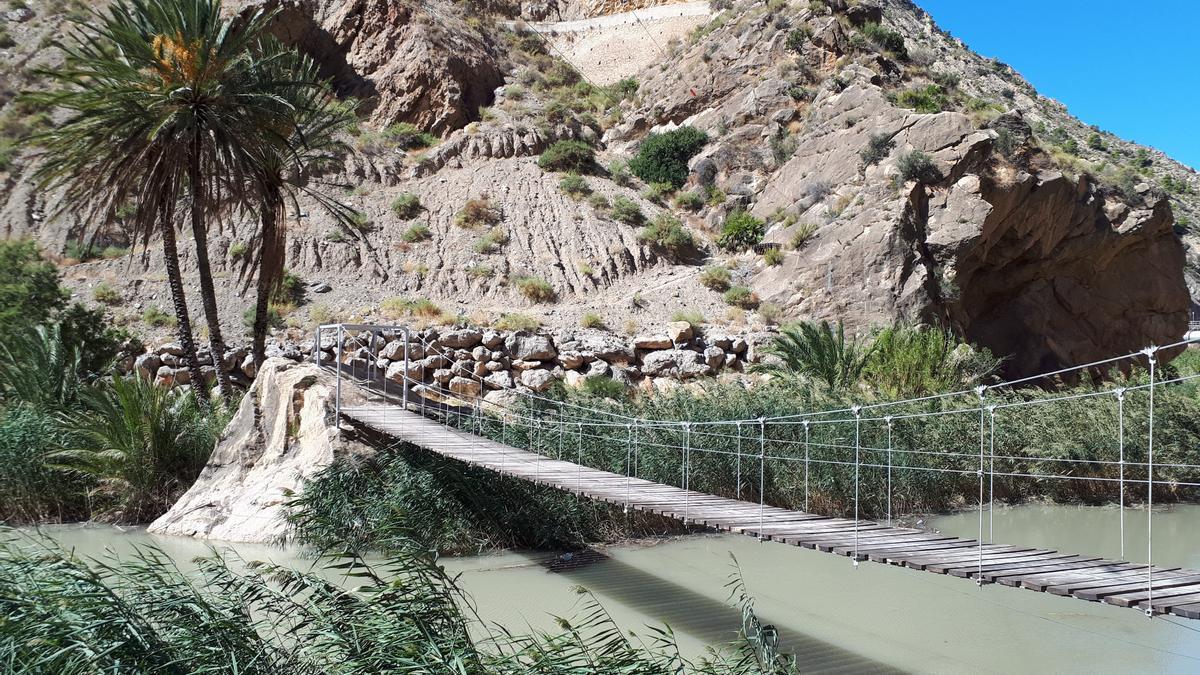 Puente Tibetano  en el Valle de Ricote