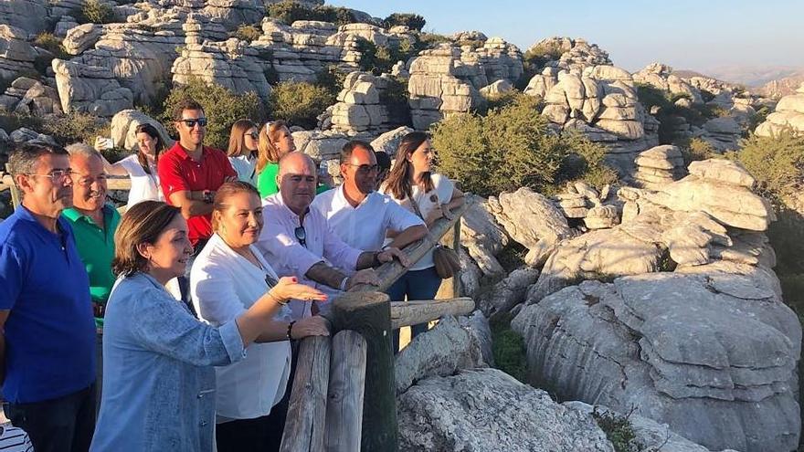 La consejera de Agricultura visitó el Torcal junto al alcalde de Antequera.