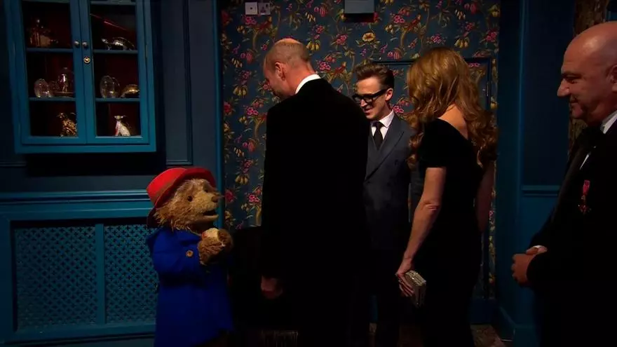 Los príncipes de Gales se reencuentran con el oso Paddington