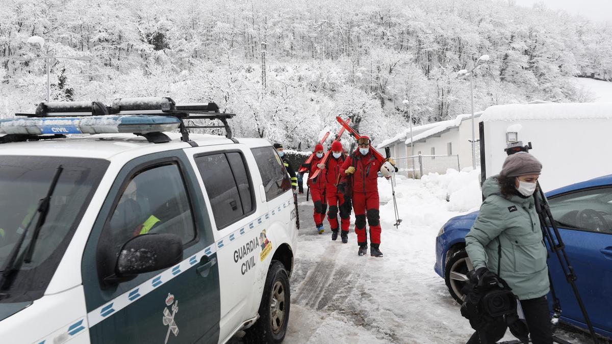 El operativo de búsqueda ya trabaja en la zona del alud de San Isidro para tratar de encontrar al trabajador desaparecido