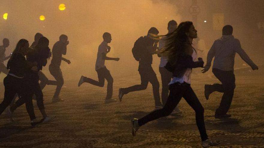 La violencia empaña las mayores protestas de la historia de Brasil