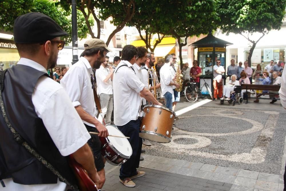 Música balcánica en el centro de Murcia