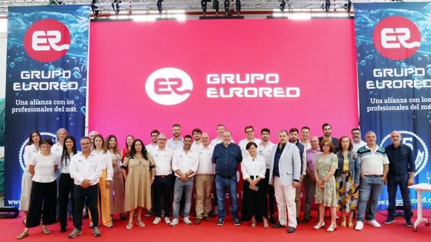 Foto de familia de los trabajadores que forman parte del Grupo Eurored, en su Open Day.