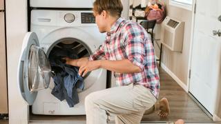 El producto de limpieza que puedes usar en tu lavadora para evitar gastar suavizante