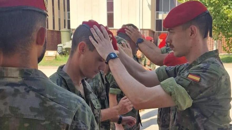 Leonor ya luce la boina grancé de dama cadete en la Academia General Militar de Zaragoza