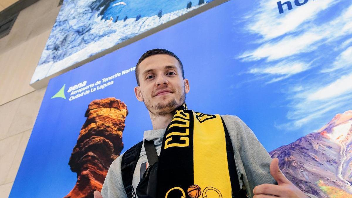 Kyle Guy, unos minutos después de aterrizar en Tenerife.