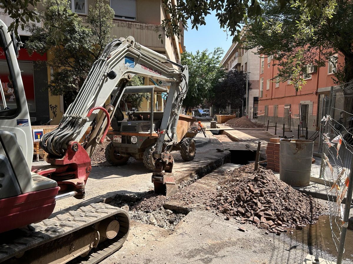 Una imagen de las obras en la calle Maluquer.