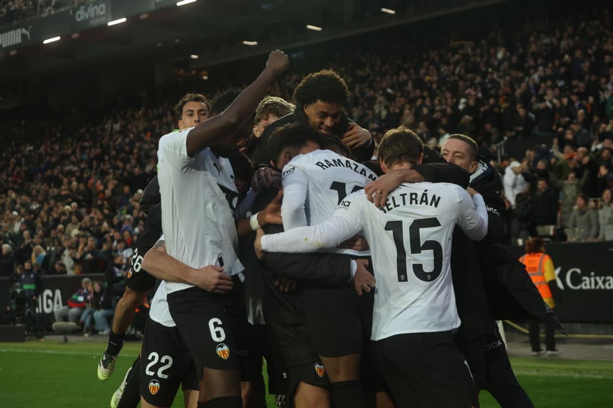Valencia CF-Espanyol, en imágenes