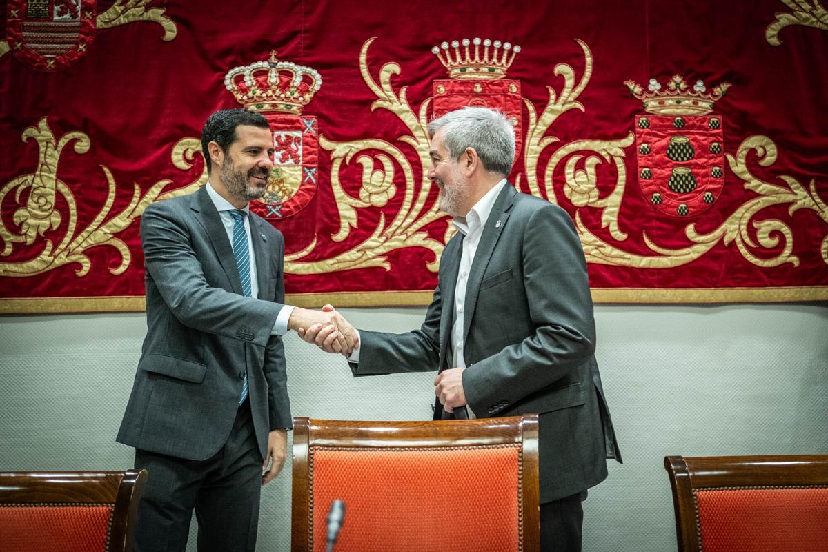 El presidente de Canarias, Fernando Clavijo Batlle, se reúne con los portavoces parlamentarios para valorar las medidas que puede impulsar el Gobierno de Canarias para hacer frente a las consecuencias que la guerra en Oriente Medio está generando en el Archipiélago; así como analizar las acciones aprobadas por el Gobierno de España y su incidencia en las islas