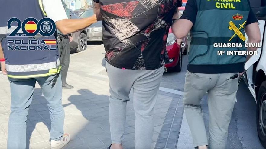 El miembro del Tren de Aragua detenido en Canarias secuestró a un cirujano para robarle joyas y relojes El miembro del Tren de Aragua detenido en Canarias secuestró a un cirujano para robarle joyas y relojes