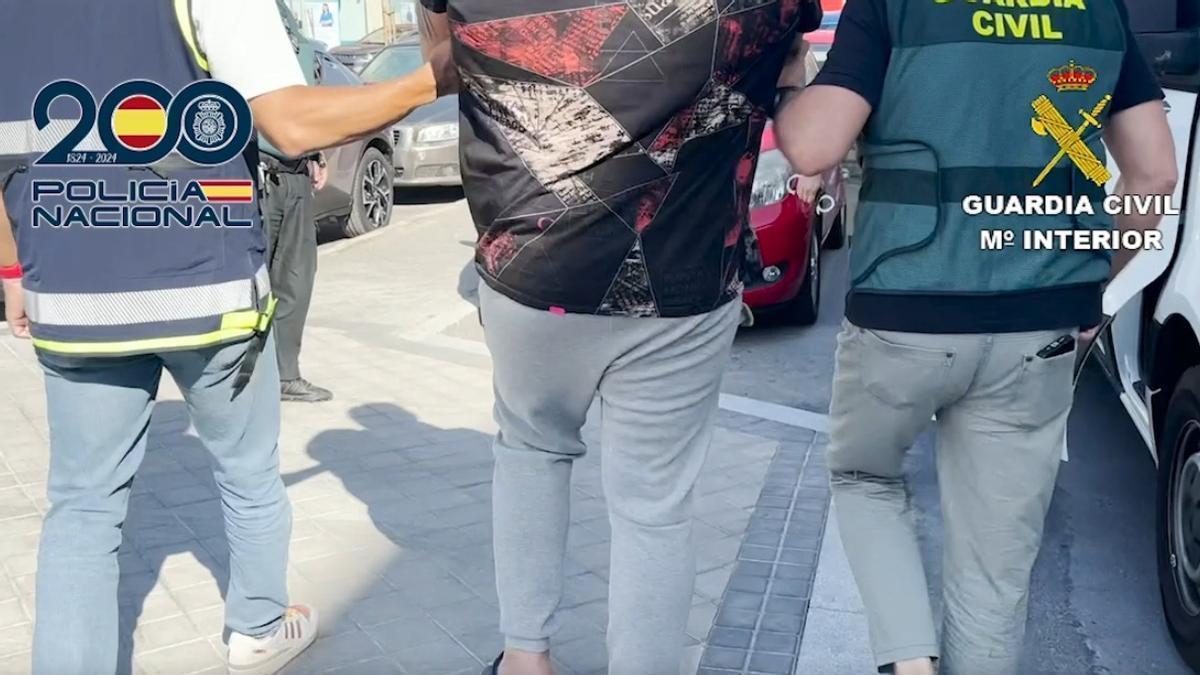 El miembro del Tren de Aragua detenido en Canarias secuestró a un cirujano para robarle joyas y relojes