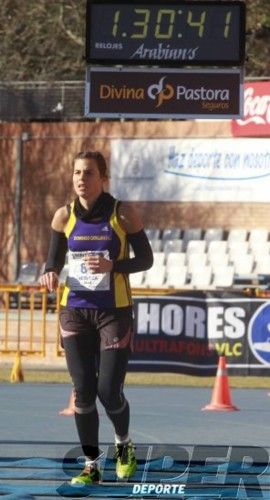 Cristina González bate su récord nacional en Valencia con 73,3 km