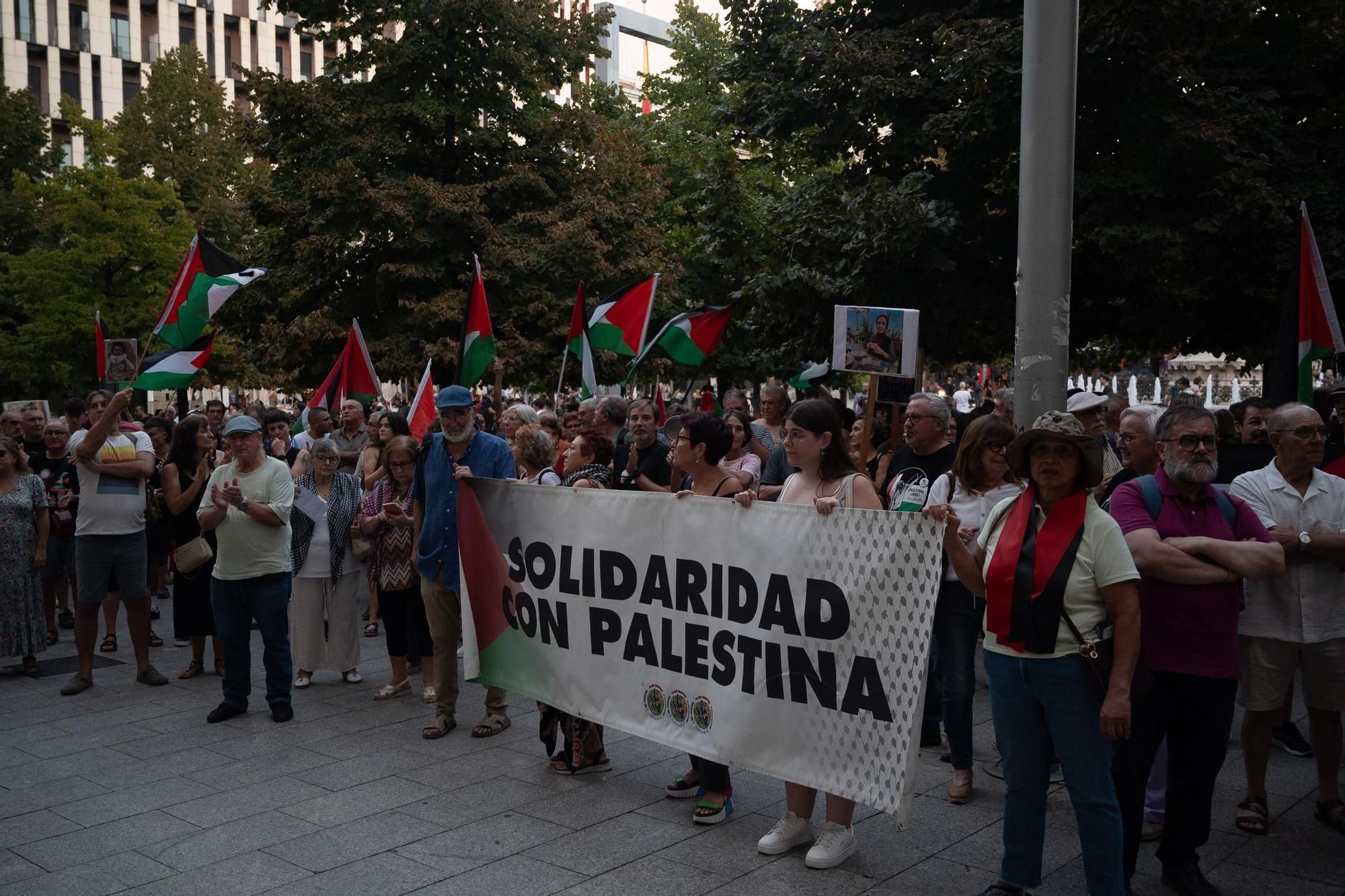 EN IMÁGENES | Nueva cacerolada por Palestina en Zaragoza