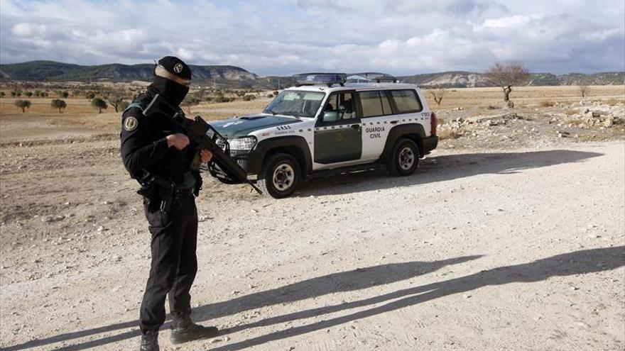 Las familias de los guardias exigen que pague el Estado