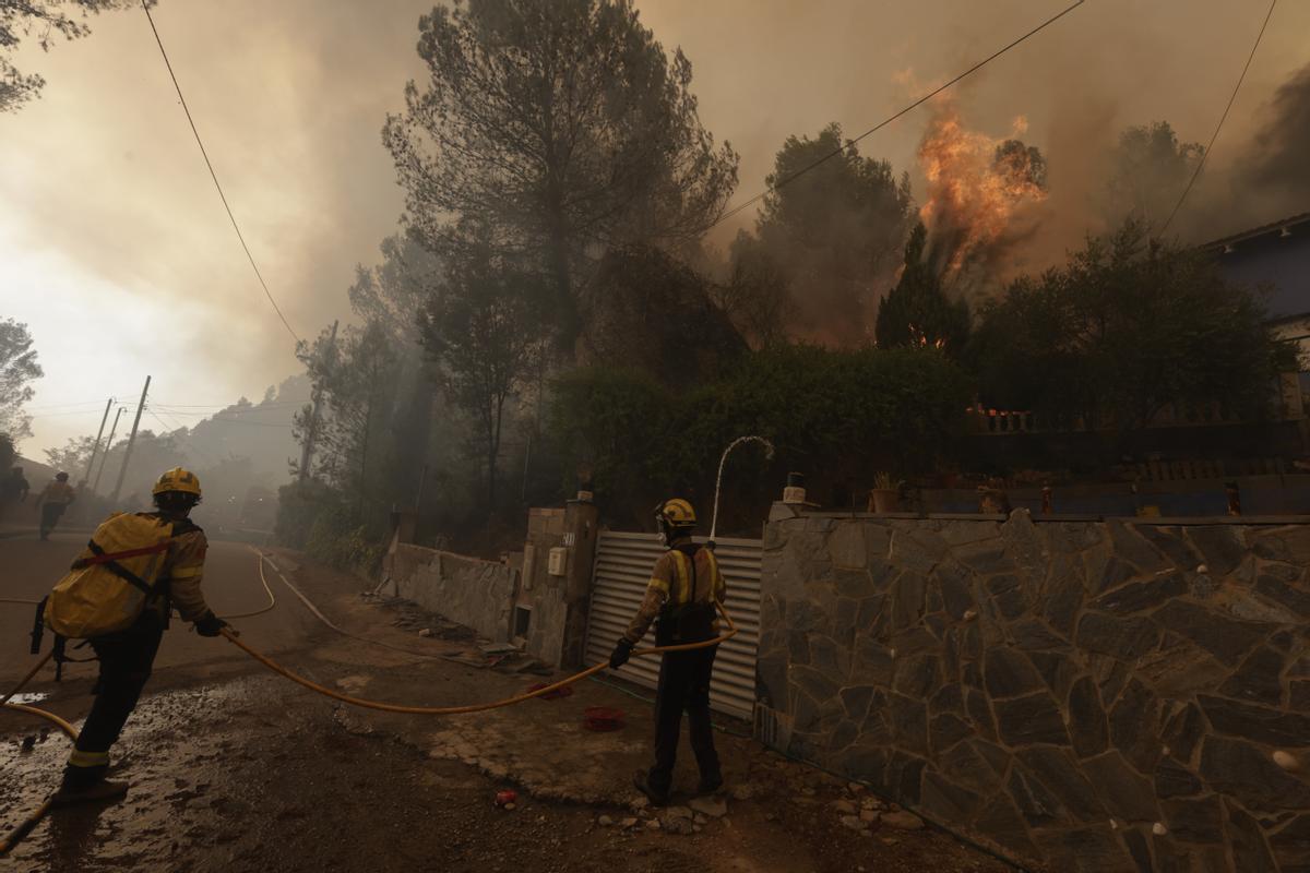 El incendio en El Pont de Vilomara, en imágenes