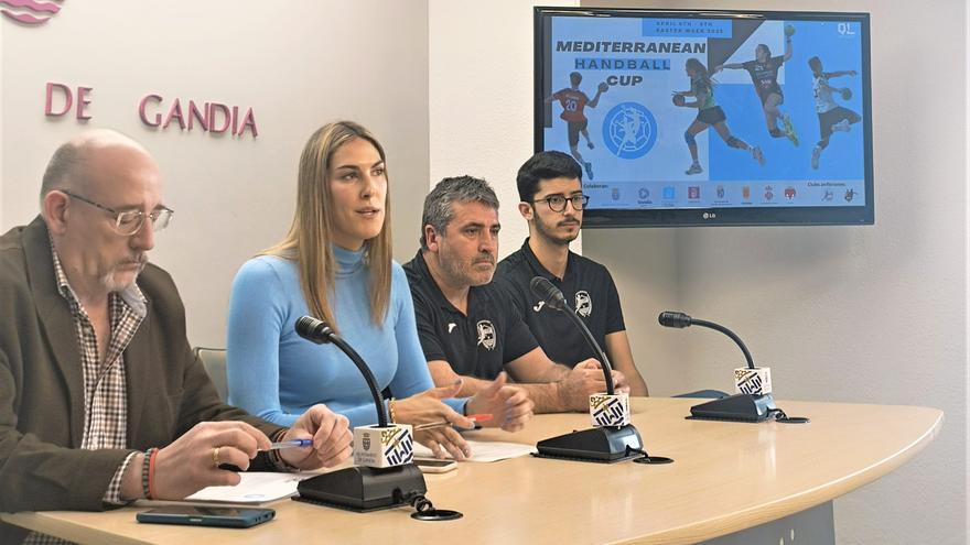 Primer torneo internacional de balonmano en Gandia