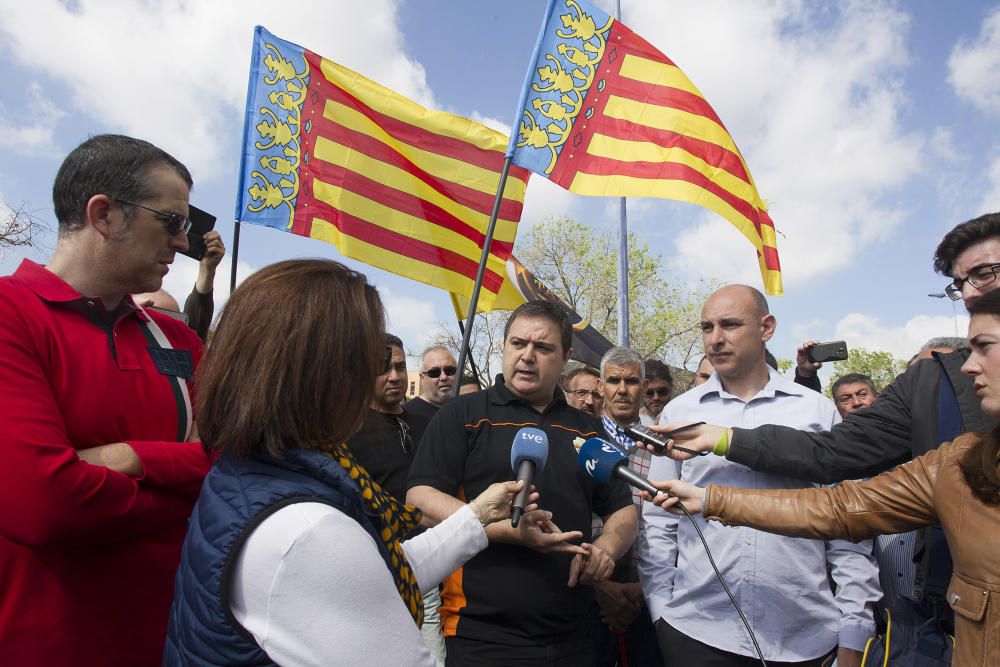 Protesta de los taxistas en Castelló contra Uber