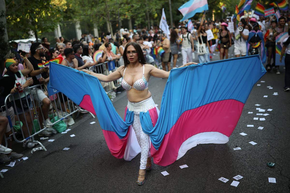 Ambiente durante la manifestación estatal del Orgullo LGTBI+ 2026