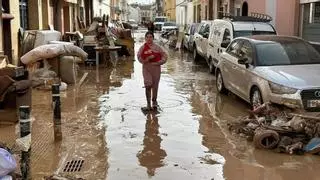 El río Magro arrasa con todo en una noche trágica en los municipios valencianos de Algemesí y l’Alcúdia