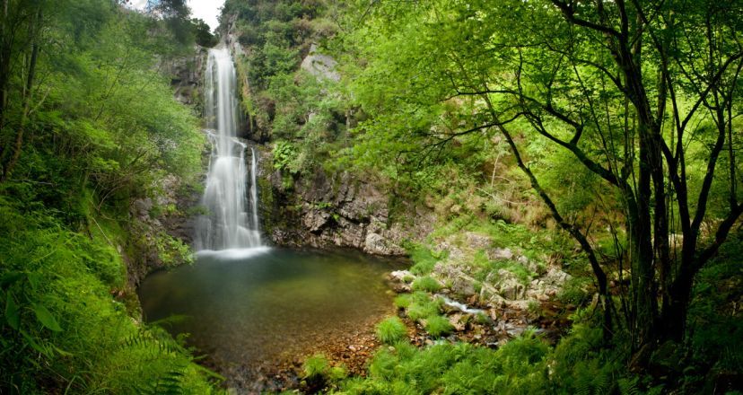 Cascada del Cioyo en Castropol tursimo asturias.jpg