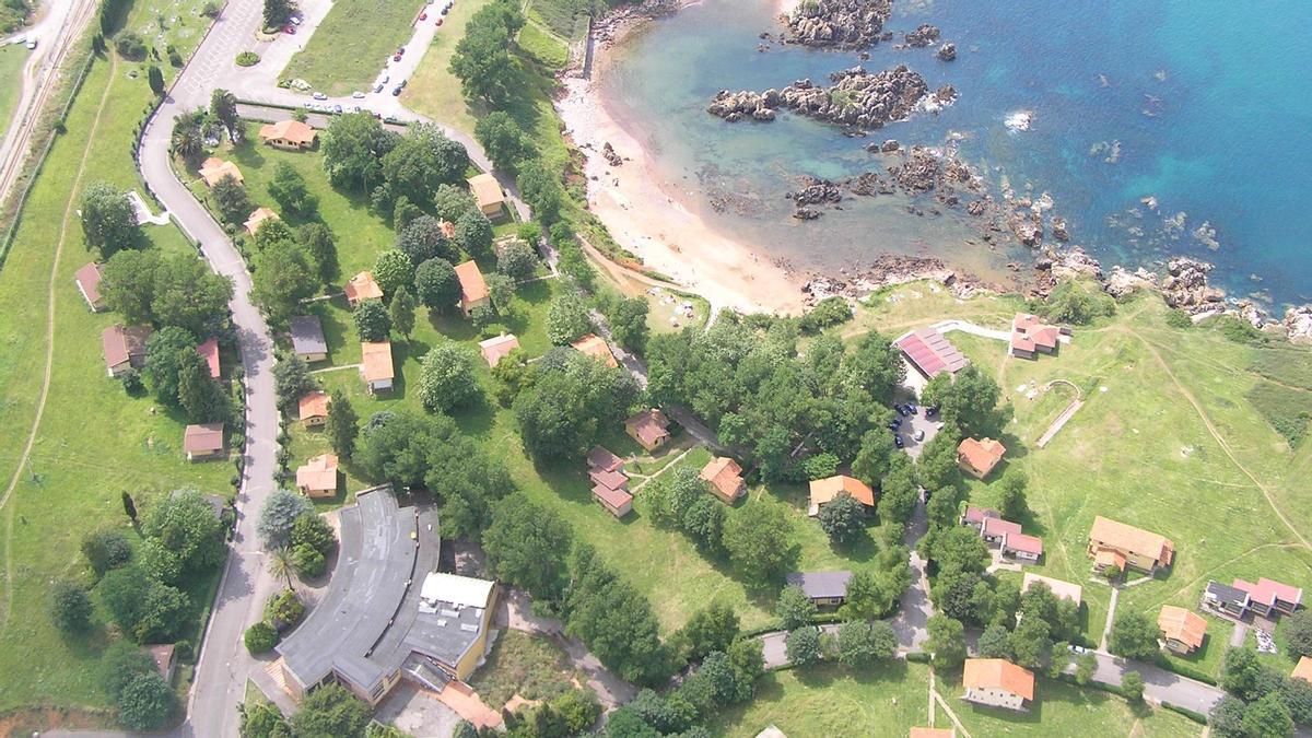 El complejo de Perlola, hoy avandonado, en Asturias