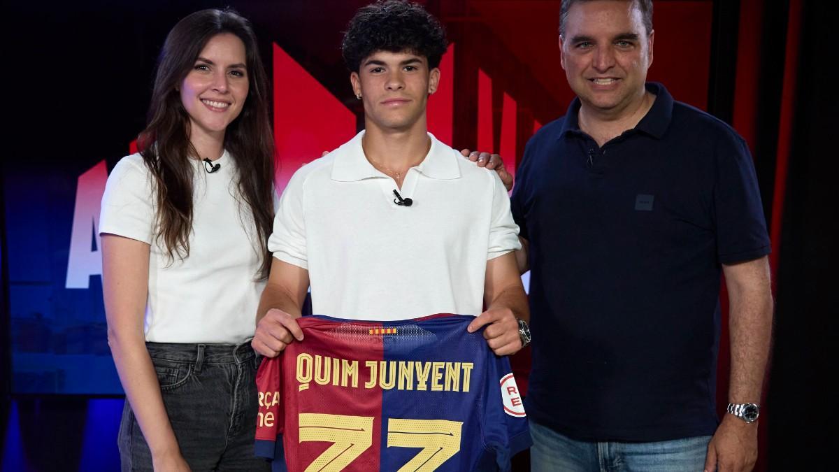 Quim Junyent posa entre Andrea Ginés y Jaume Marcet