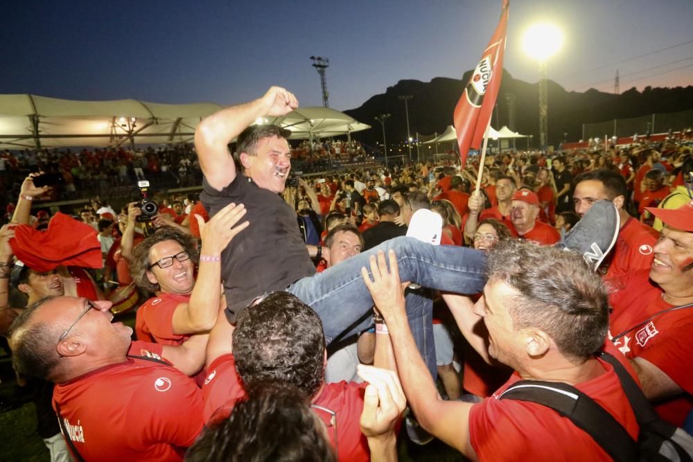 LA NUCÍA TOCA EL CIELO DE SEGUNDA B