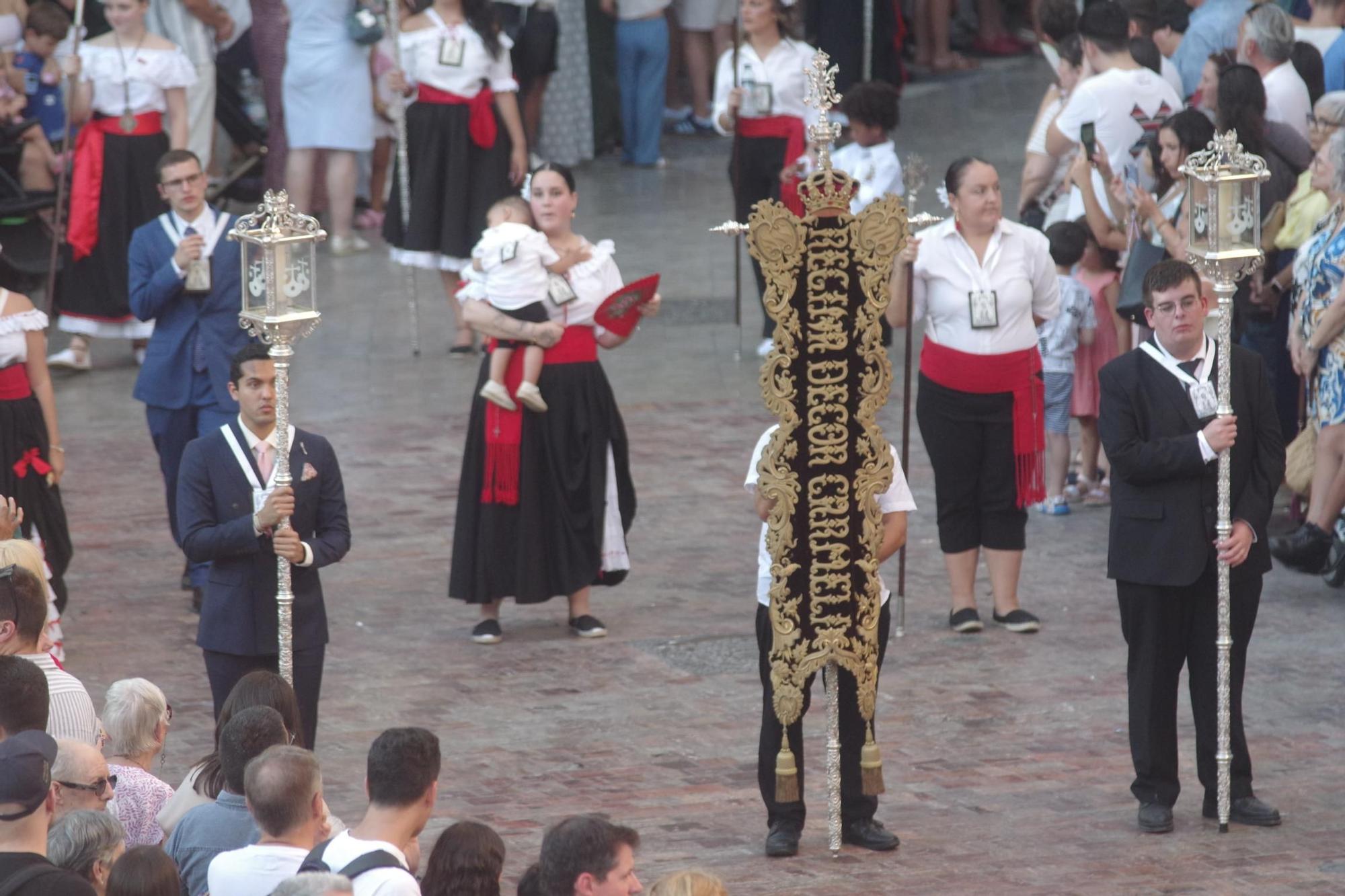 La procesión de la Virgen del Carmen Coronada de El Perchel, en imágenes