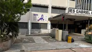 El instituto de Oliva afectado por la dana Adam retoma las clases de ESO y Bachillerato y organiza ayudas para reponer el material perdido