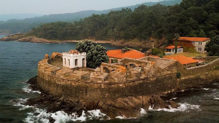 Este castillo único a una hora de Santiago busca dueño por 5 millones