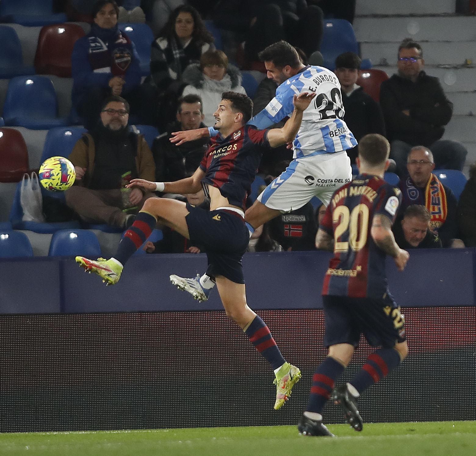 El Levante UD gana por la mínima al Málaga en el Ciutat