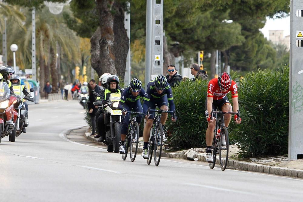 Knapper geht es eigentlich nicht: Mit einem Sieg im Fotofinish hat sich Daniel McClay vom Rennstall Fortuneo VitalConcept am Sonntagnachmittag (29.1.) die Trophäe für die letzte Etappe der Playa de Palma Challenge der Radprofis auf Mallorca gesichert.