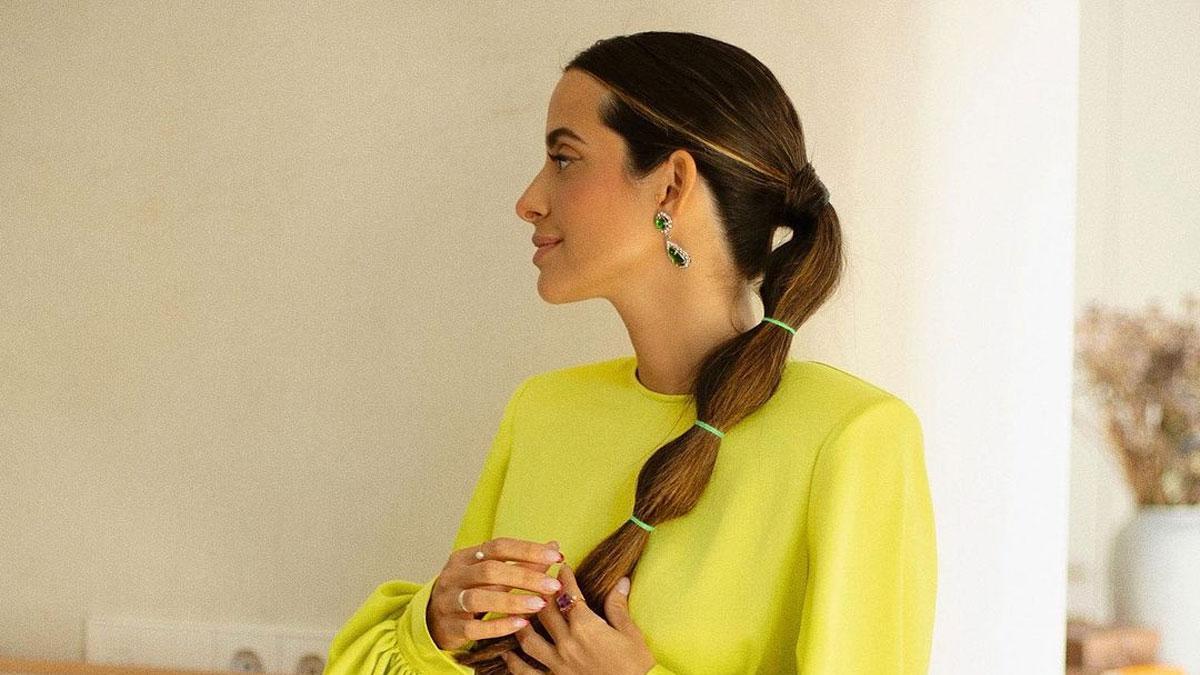 La 'influencer' María Fernández Rubíes con vestido de invitada Redondo Brand