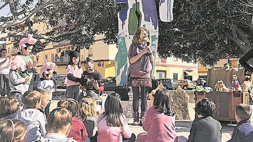 El Festival d’Arts de Carrer anima con teatro calles y plazas en Burriana