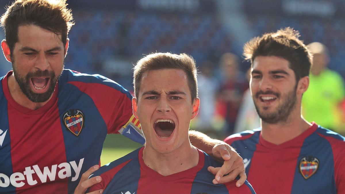 De Frutos celebra
el segundo gol
del Levante UD.  j.m.lópez/sd | J.M. LÓPEZ/SD