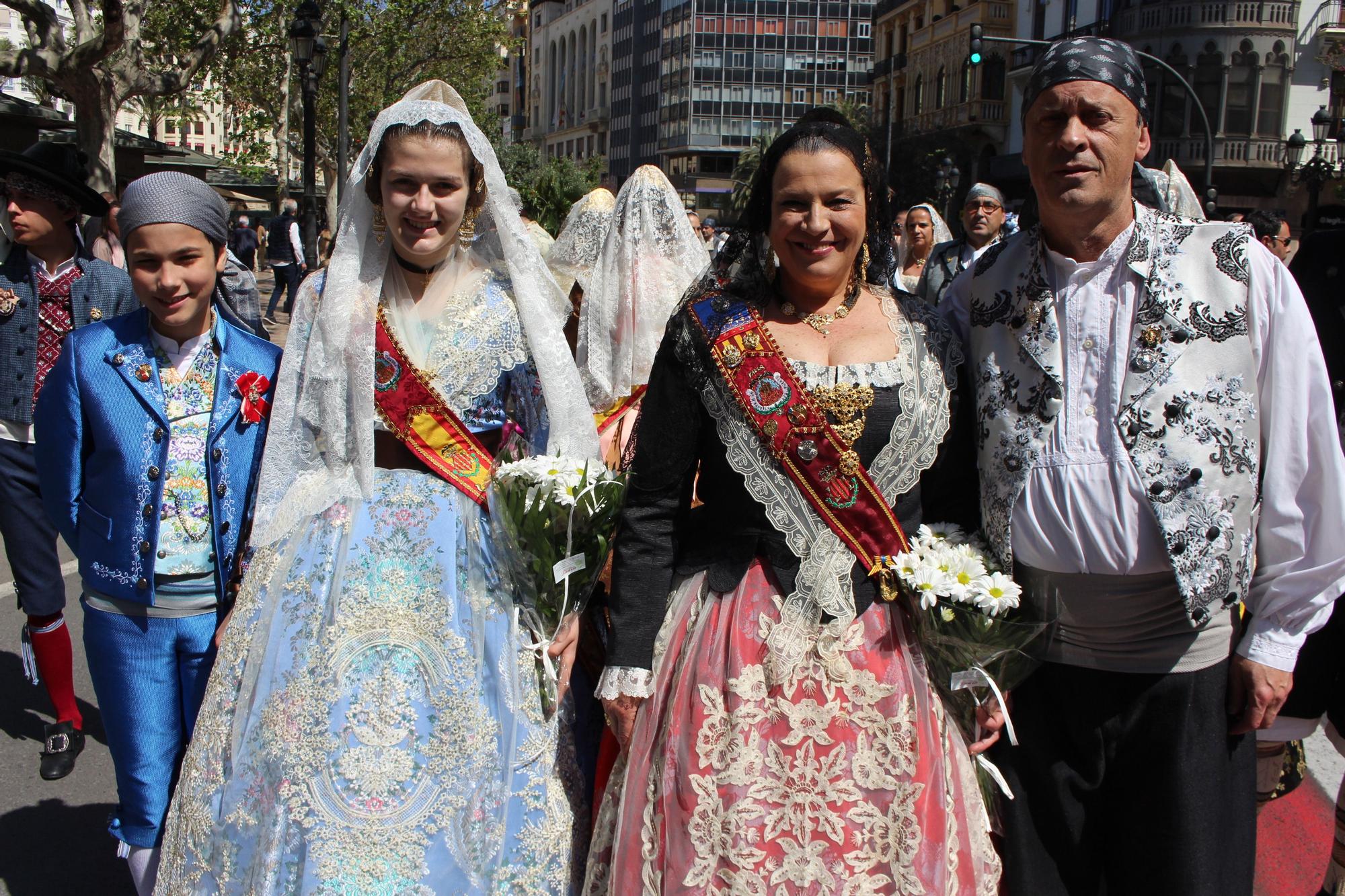 El desfile de falleras mayores en la Ofrenda a San Vicente Ferrer