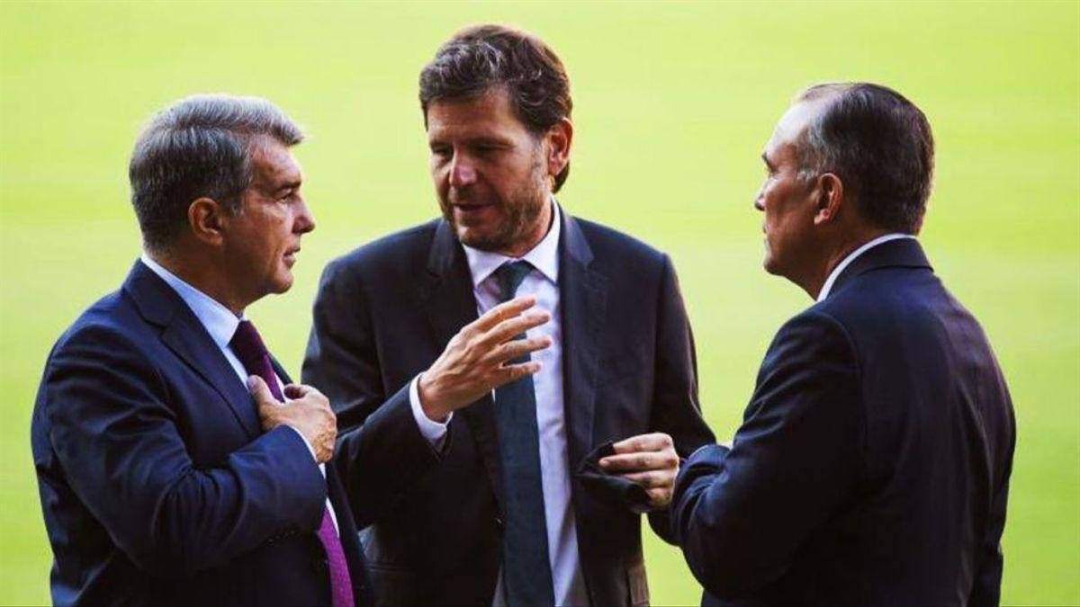 Joan Laporta con Mateu Alemany y Rafael Yuste.