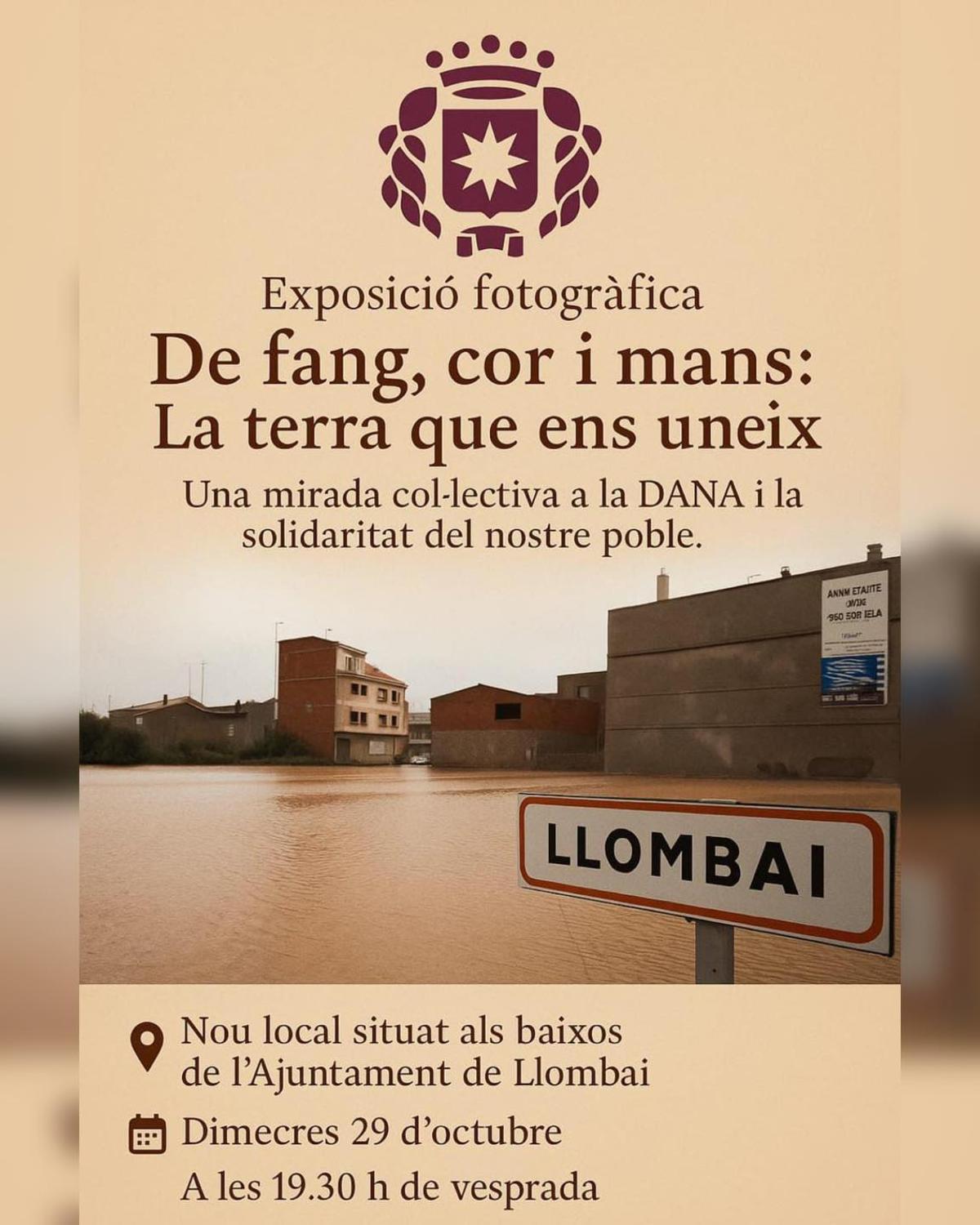 Cartel de la exposición fotográfica en Llombai.