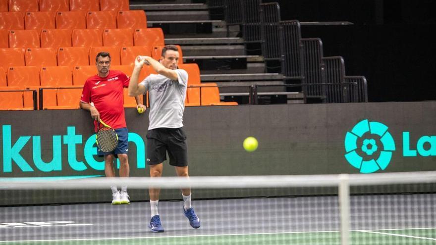 Roberto Bautista y Martínez Portero entrenan ya en La Fonteta