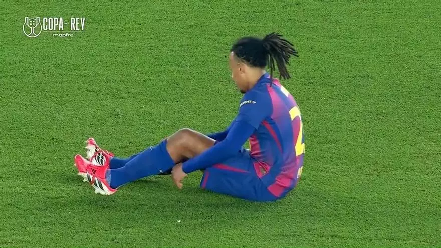 Jules Koundé se retira lesionado a los 10 minutos del Barça-Atlético de la Copa del Rey