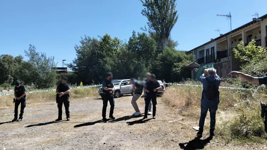Vídeo | Violencia machista en la provincia de Cáceres: un hombre mata a una mujer y se tira por el balcón en Aldeanueva del Camino
