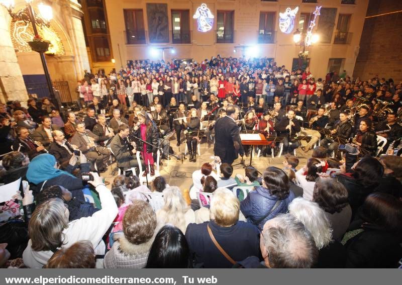 GALERÍA DE FOTOS -- Villancicos en el Mercat de Nadal