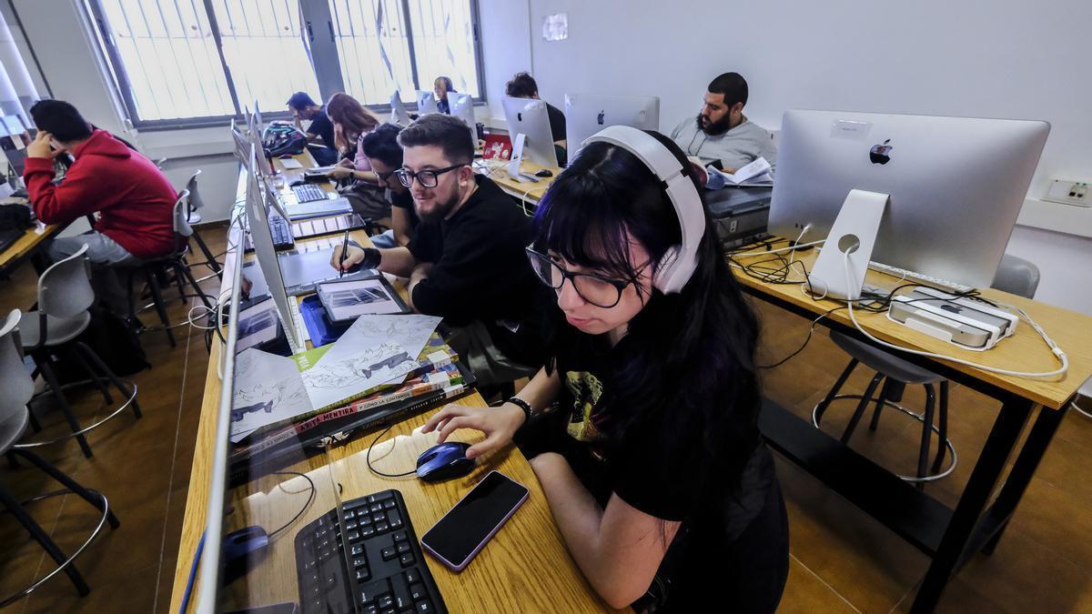 Alumnos de la Escuela de Arte y Superior de Diseño Gran Canaria